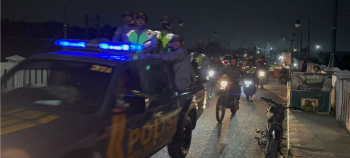 Patroli KRYD Gabungan 3 Pilar Skala Besar Antisipasi Gangguan Kamtibmas Malam Minggu di Wilayah Klari