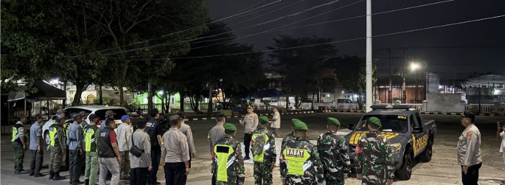 Kapolsek Klari Pimpin Apel Cek Kesiapan Pasukan Patroli Gabungan 3 Pilar Skala Besar