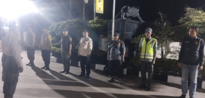 Antisipasi Tawuran dan 3C, Polsek Jatisari Apel Gabungan Cek Kesiapan Personel dalam Rangka Patroli KRYD Malam Minggu