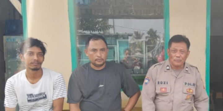 Patroli Dialogis Polsek Telukjambe Barat Ingatkan Pesan Kamtibmas Ke Warga Ciketing Desa Wanasari