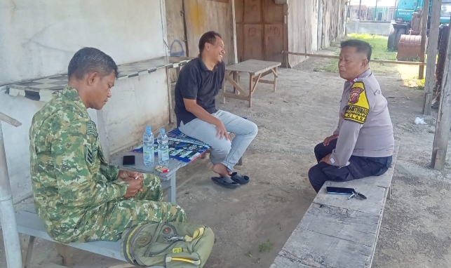 Bangun Komunikasi Kamtibmas 3 Pilar, TNI-POLRI dan Tokoh Masyarakat Desa Cibalongsari