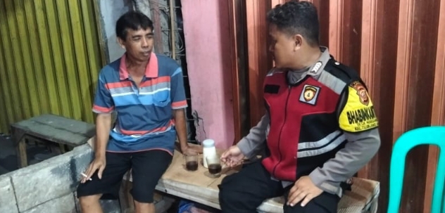 Personil Polsek Telukjambe Barat Berikan Edukasi Pencegahan TPPO