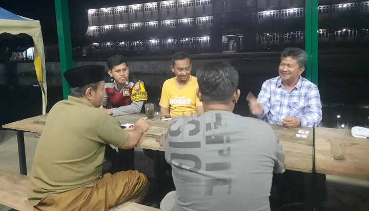 Bhabinkamtibmas Polsek Telagasari Laksanakan Siskamling Antisipasi Gukamtibmas