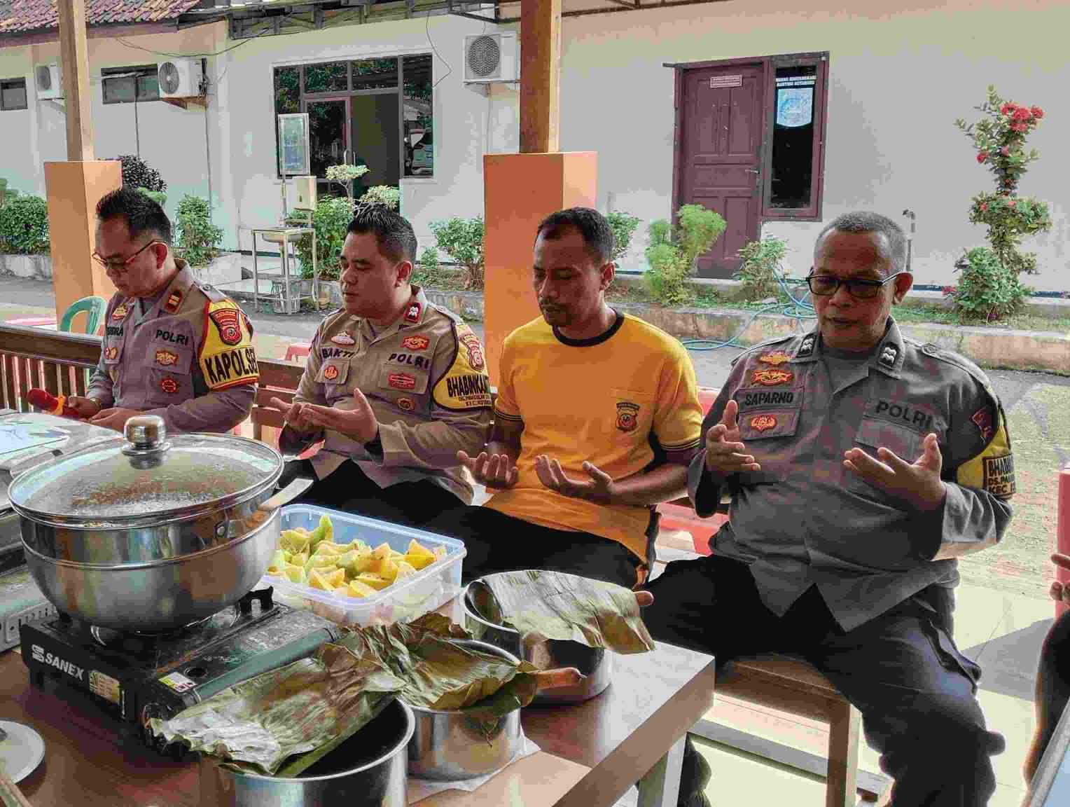 Penuh Kekeluargaan, Polsek Kotabaru Rayakan Kenaikan Pangkat Aiptu M. Bakti, Saparno, dan K. Nanang