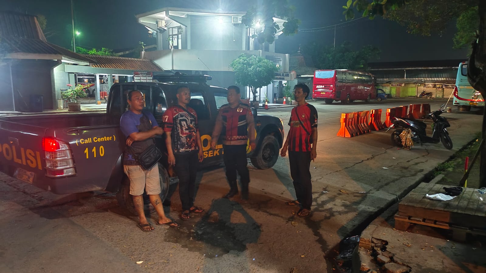 Personil Polsek Klari Lakukan Patroli dinihari, Sasaran Terminal Bus Klari