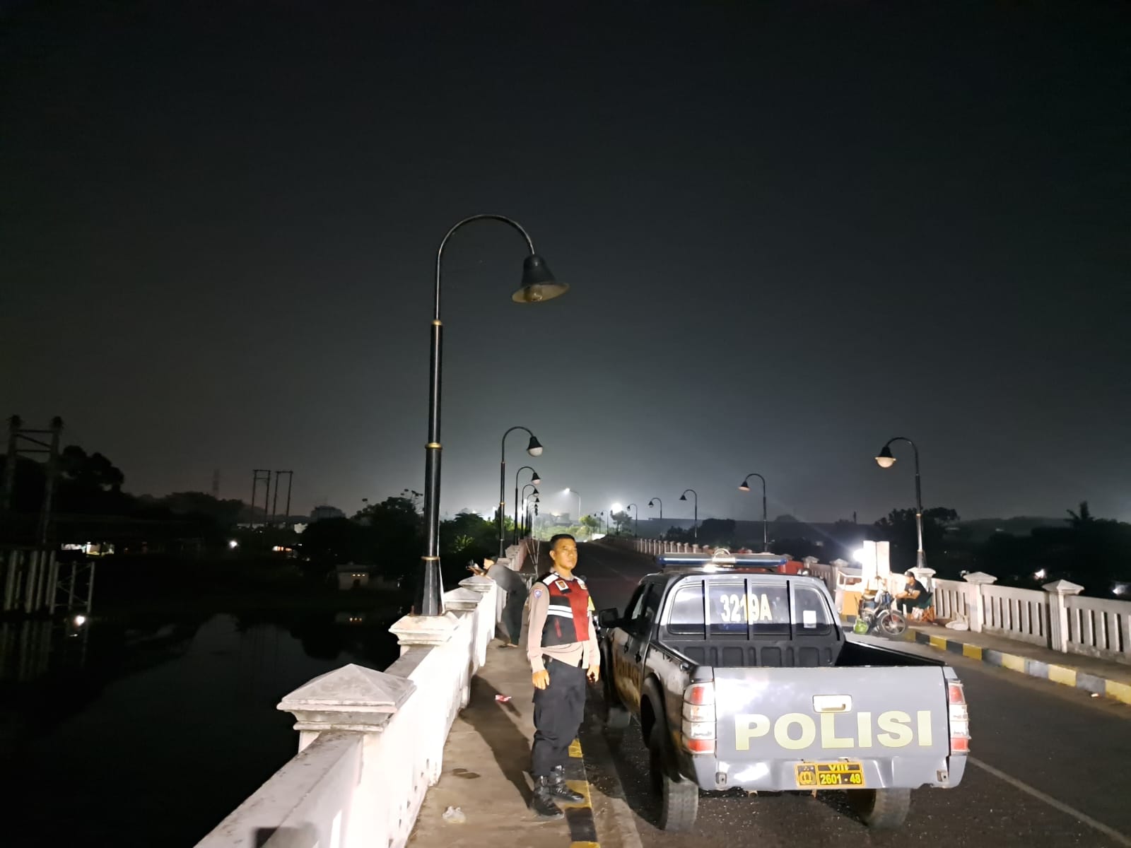 Patroli Blue Light Polsek Klari Sasaran Jembatan Baru Walahar, Antisipasi Gangguan Kamtibmas
