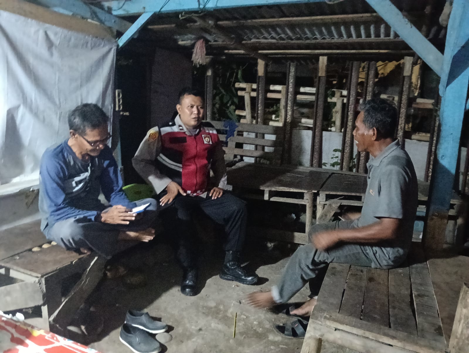 Bhabinkamtibmas Polsek Telagasari Gencar Laksanakan Tonda Bersama Warga Pastikan Lingkungan Kondusif