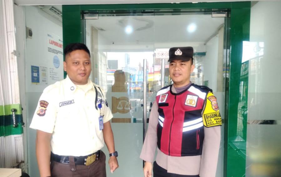 Kunjungi Pegadaian Gempol Patroli Prekat Polsek Banyusari di Siang Hari