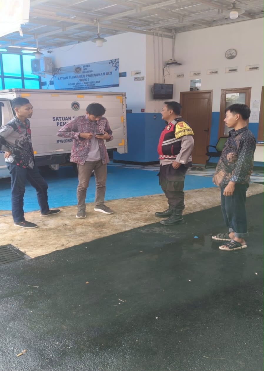 Anggota Polsek Banyusari Melaksanakan Patroli SPPG Desa Banyuasih