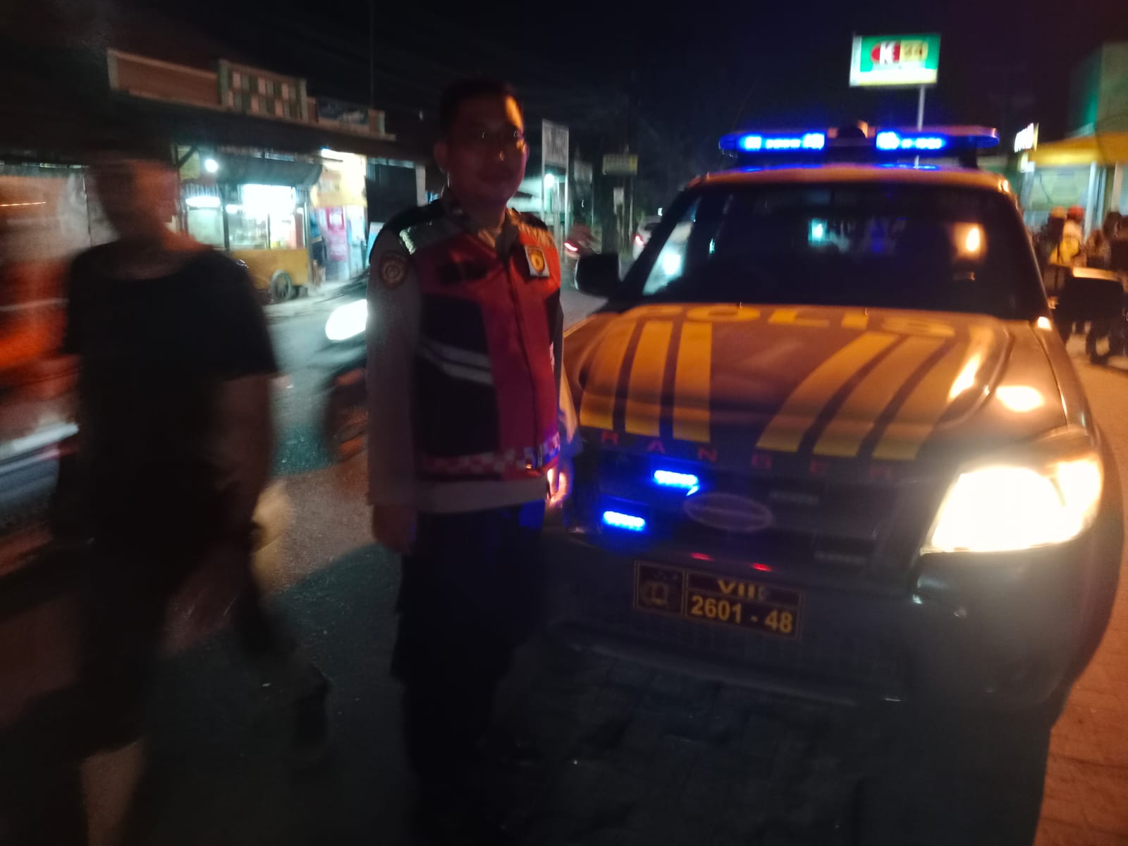 Antisipasi Gangguan Kamtibmas, Polsek Klari Lakukan Patroli Blue Light Malam, Sasar Jalan Raya Belendung