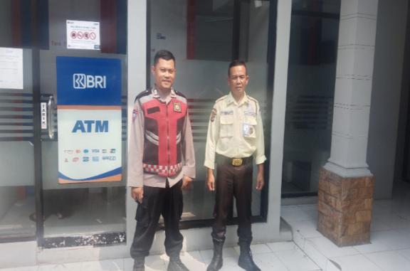 Kunjungi BRI Gempol Patroli Prekat Polsek Banyusari di Siang Hari