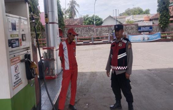 Kunjungi SPBU Gempol Patroli Prekat Polsek Banyusari di Siang Hari