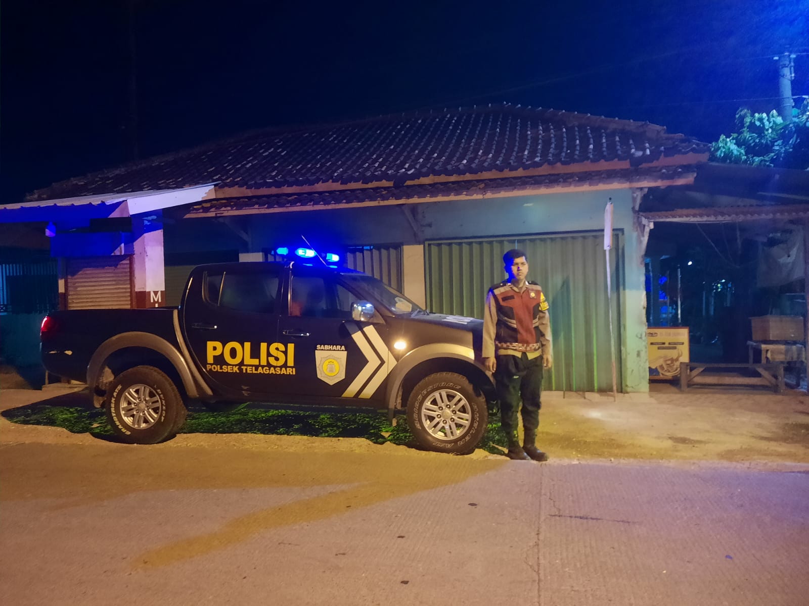 Bhabinkamtibmas Polsek Telagasari Jaga Perbatasan, Antisipasi Gukamtibmas Malam