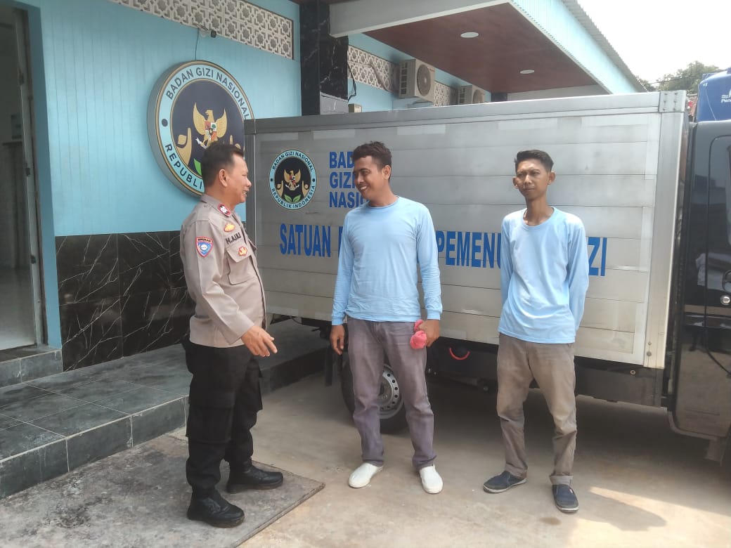 Bhabinkamtibmas Polsek Telagasari Sambangi Warga Desa Pasirtalaga, Sampaikan Himbauan Kamtibmas