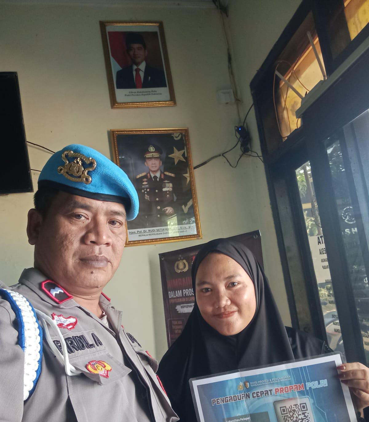 Polsek Banyusari Melaksanakan Giat Sosialisasi QR Barcode ke Masyarakat Pengaduan ke Divisi Propam Polri Bidpropam Polda Jabar