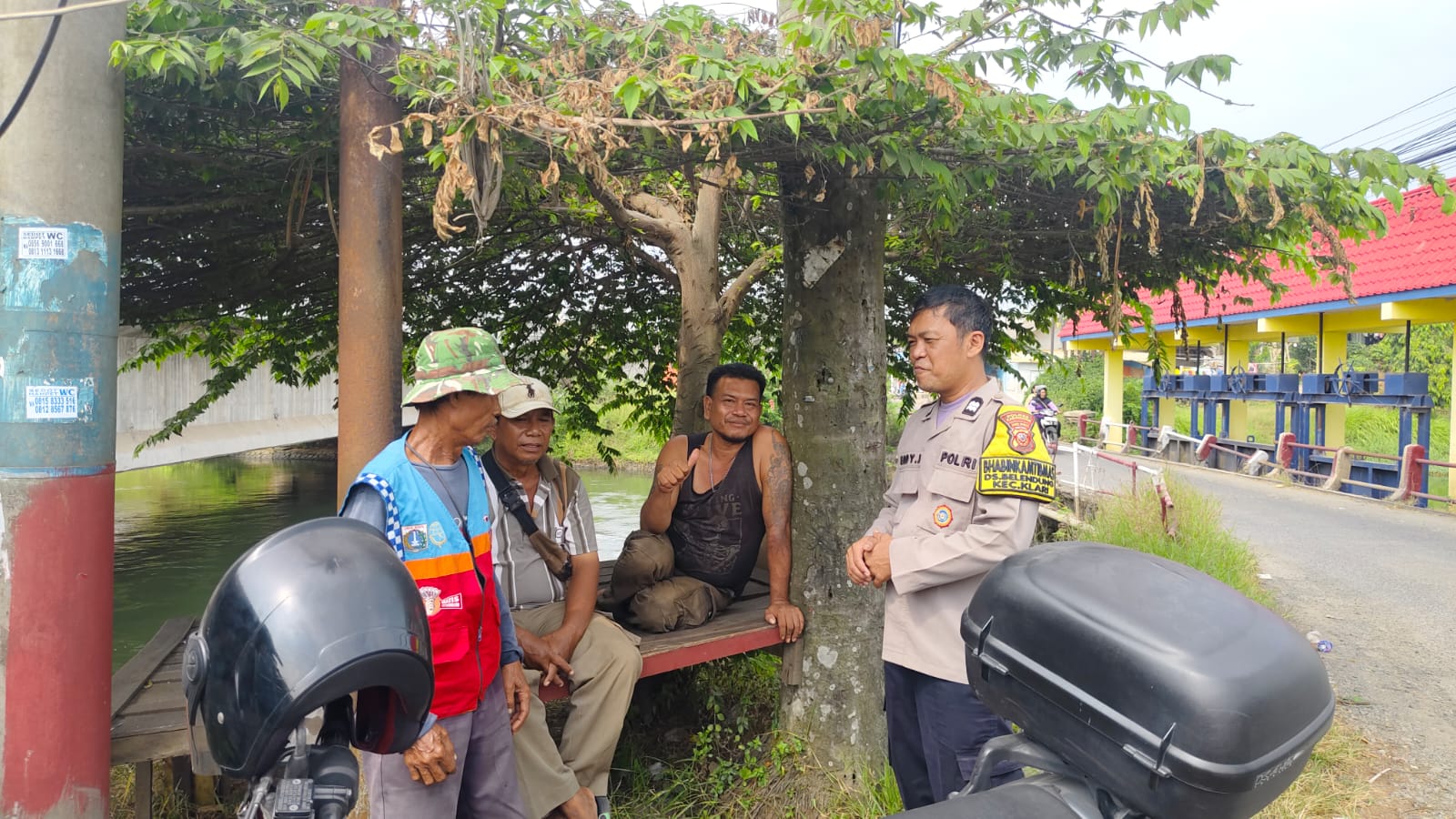 Bhabinkamtibmas Desa Belendung Ingatkan Warga Waspada Bahaya Kebakaran