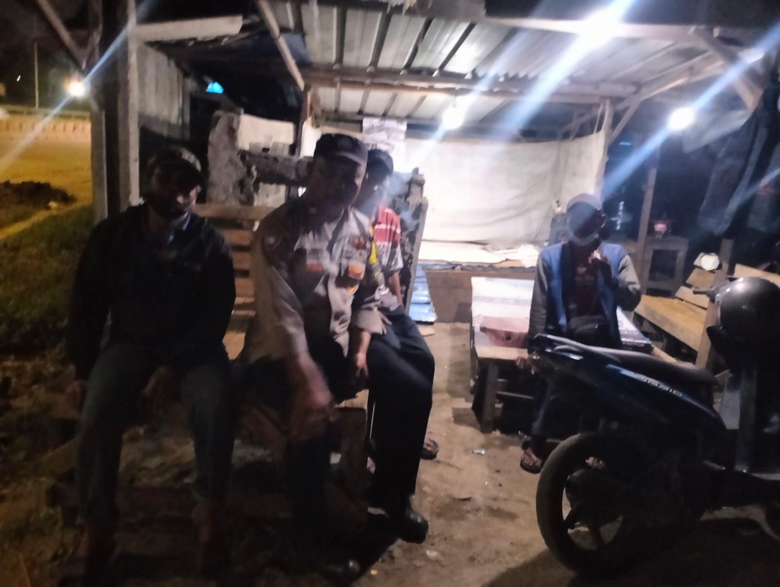 Bhabinkamtibmas Desa Anggadita Wujudkan Kamtibmas di Lingkungan Kondusif