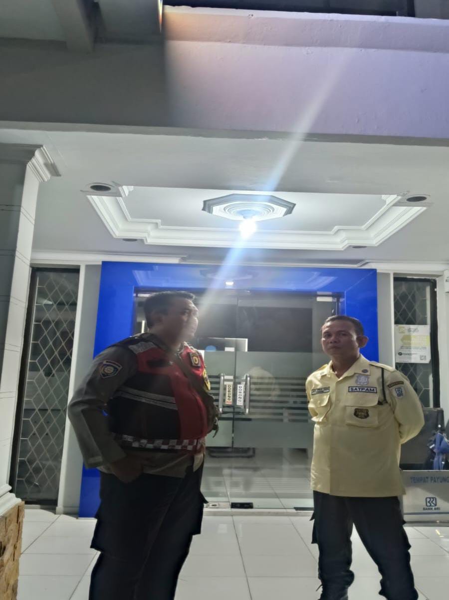 Kunjungi BRI Gempol Patroli Prekat Polsek Banyusari di Malam Hari