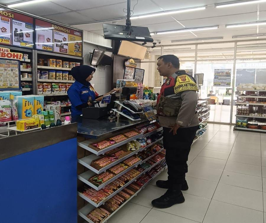 Giat Patroli Perekat Supermarket Indomaret Gempol Guna Antisipasi Kejahatan