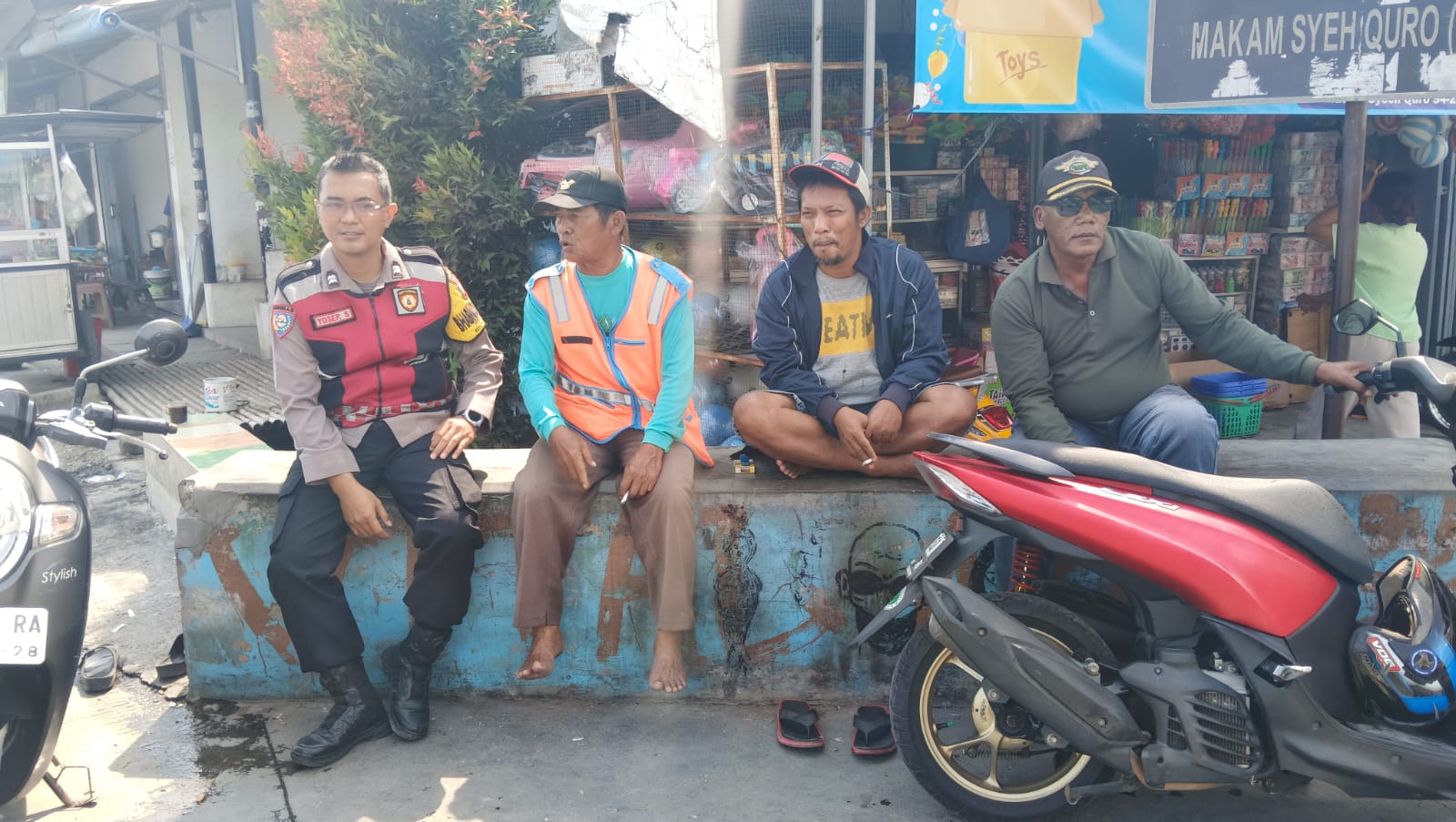 Bhabinkamtibmas Polsek Telagasari Himbau Warga Waspada Gukamtibmas Lewat Giat Sambang