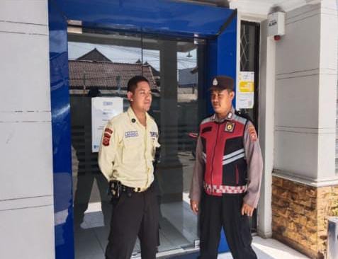Kunjungi BRI Gempol Patroli Prekat Polsek Banyusari di Siang Hari