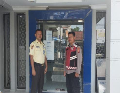 Kunjungi BRI Gempol Patroli Prekat Polsek Banyusari di Siang Hari