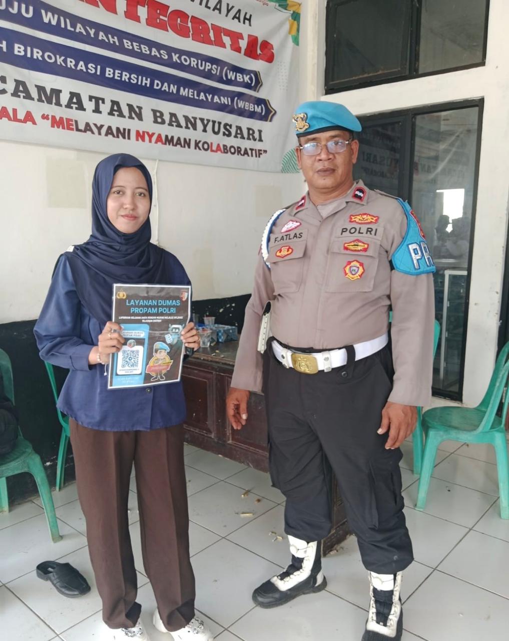 Polsek Banyusari Melaksanakan Giat Sosialisasi QR Barcode ke Masyarakat Pengaduan ke Divisi Propam Polri Bidpropam Polda Jabar