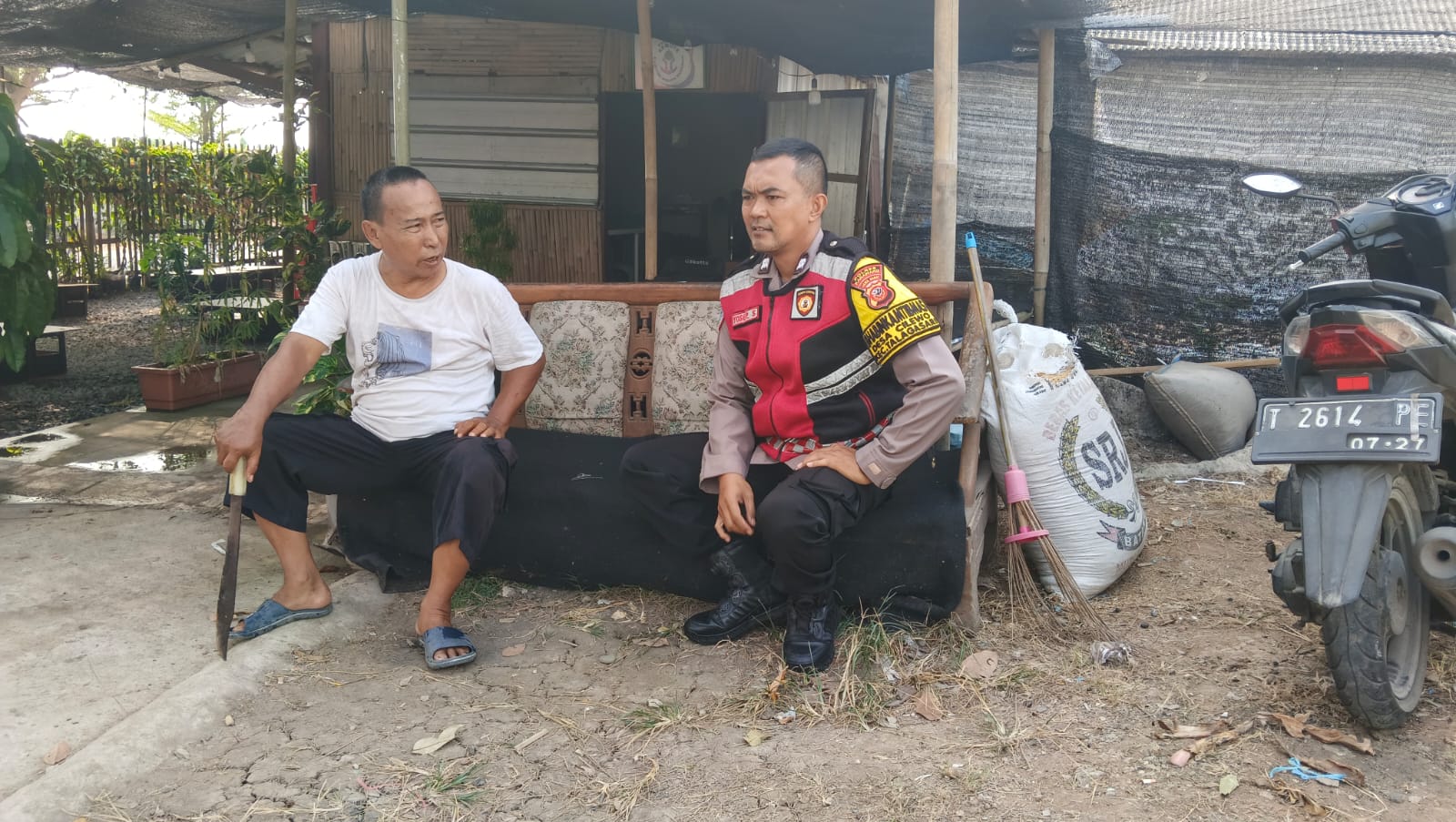 Sebar Himbauan, Bhabinkamtibmas Polsek Telagasari Tekan Sebaran TPPO