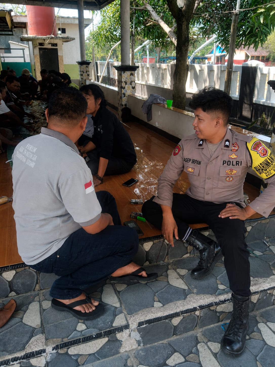 Bhabinkamtibmas Polsek Jatisari Sampaikan Himbauan Kamtibmas Kepada Warga Pacing
