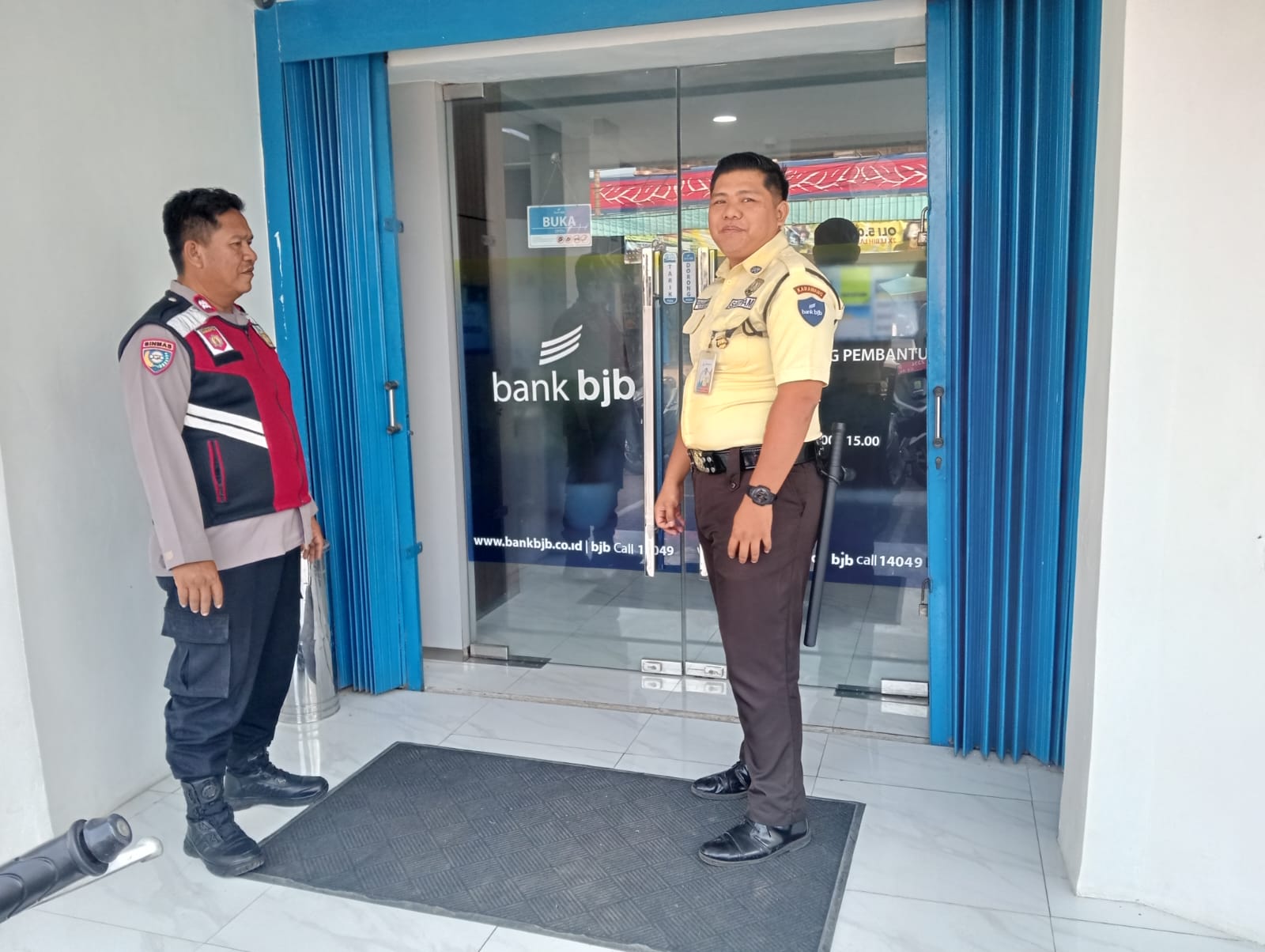 Personil Polsek Telagasari Laksanakan Patroli Rutin di Sekitar Bank dan Objek Vital Antisipasi Gangguan Kamtibmas