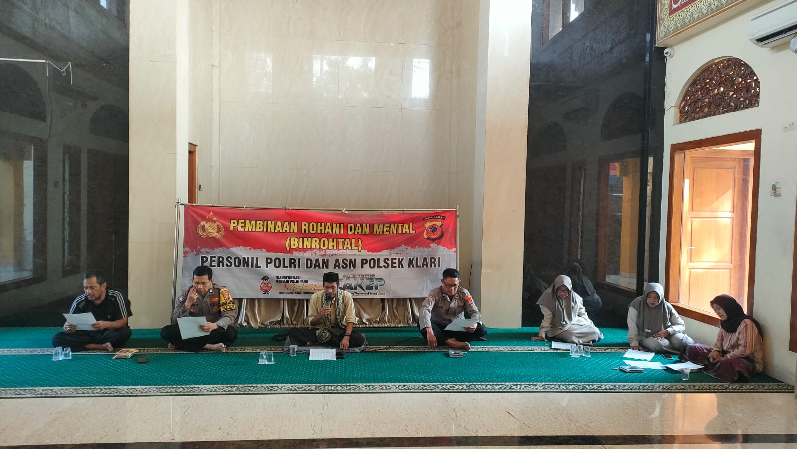 Polsek Klari Polres Karawang Gelar Binrohtal, Perkuat Keimanan Personel dalam Memberikan Pelayanan kepada Masyarakat