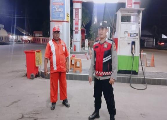 Kunjungi SPBU Gempol Patroli Prekat Polsek Banyusari di Malam Hari