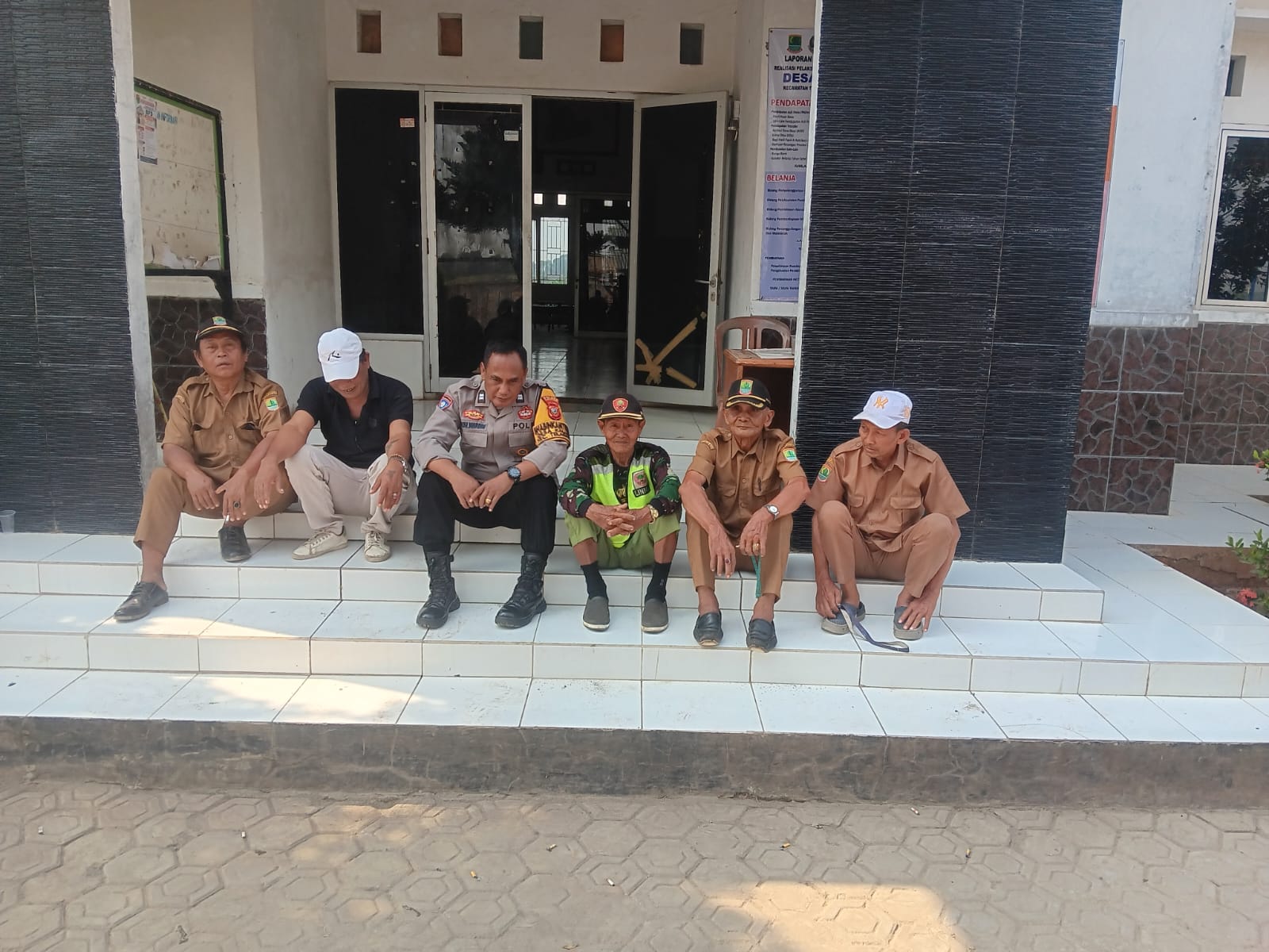 Bhabinkamtibmas Polsek Telagasari Laksanakan Sambang dan Himbauan Waspada TPPO di Desa Binaan