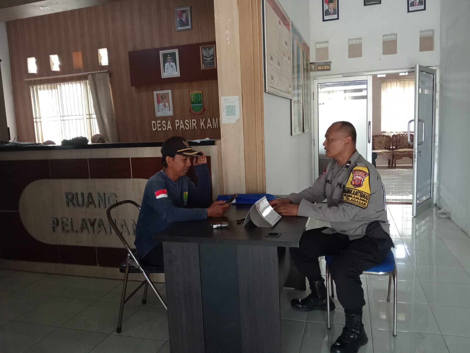 Bhabinkamtibmas Polsek Telagasari Sebar Himbauan Cegah Kenakalan Remaja 