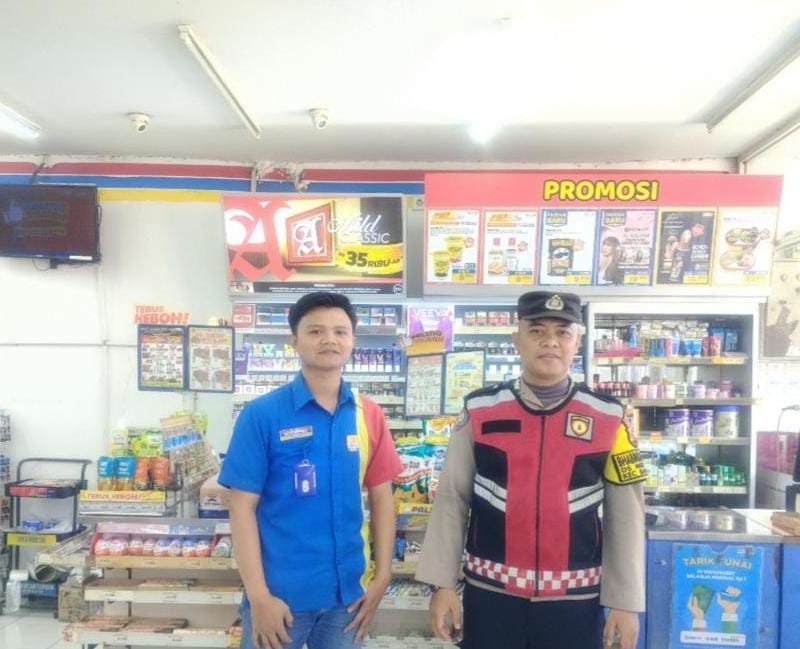 Giat Patroli Perekat Supermarket Indomaret Gempol Guna Antisipasi Kejahatan