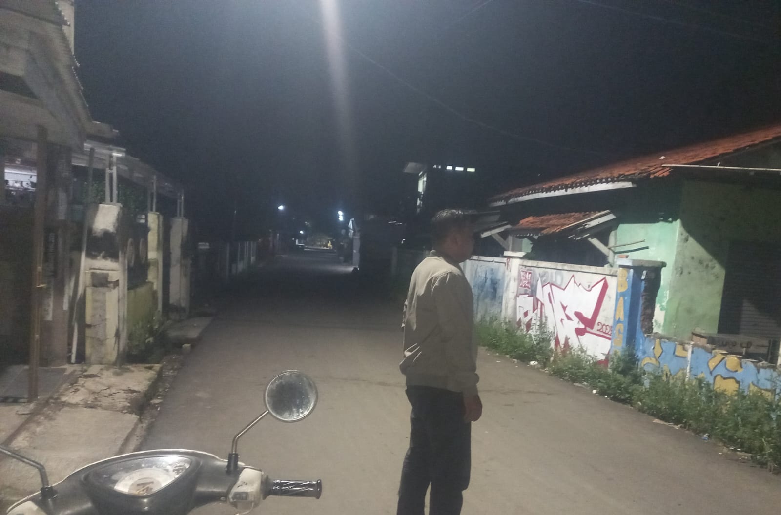 Unit Reskrim Polsek Jatisari Gelar Patroli Kring Serse di Pemukiman Warga ‎
