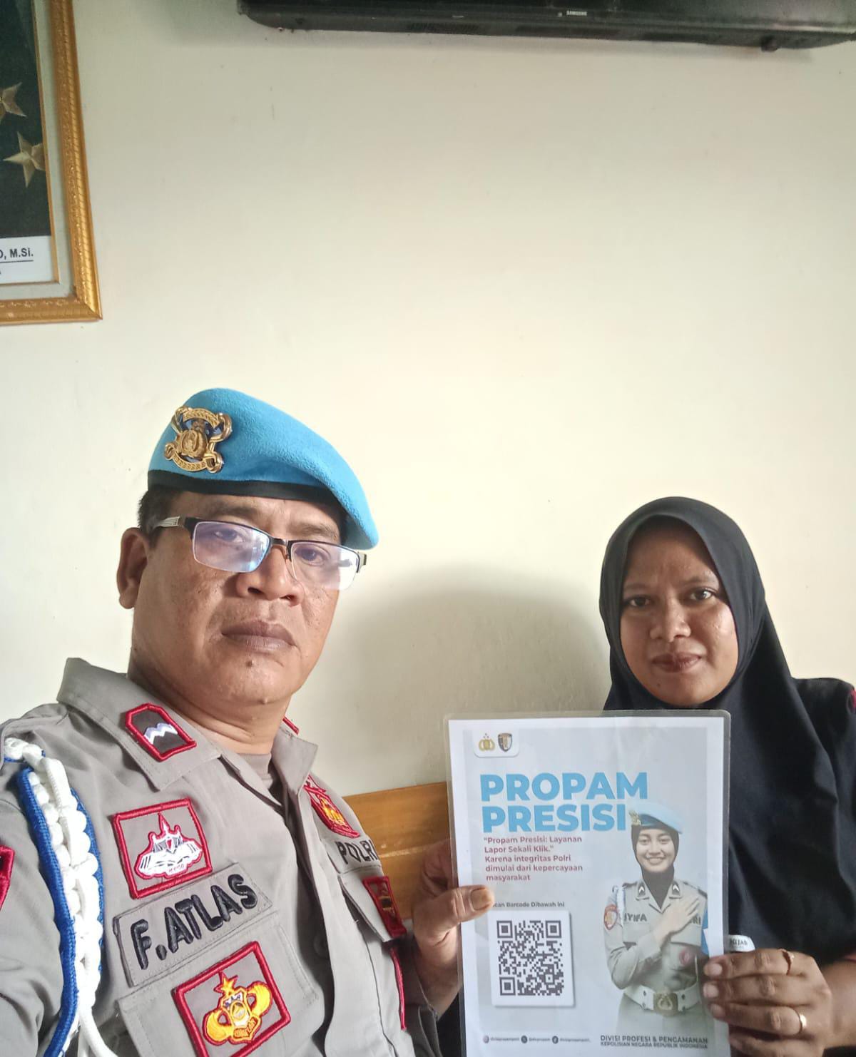 Polsek Banyusari Melaksanakan Giat Sosialisasi QR Barcode ke Masyarakat Pengaduan ke Divisi Propam Polri Bidpropam Polda Jabar