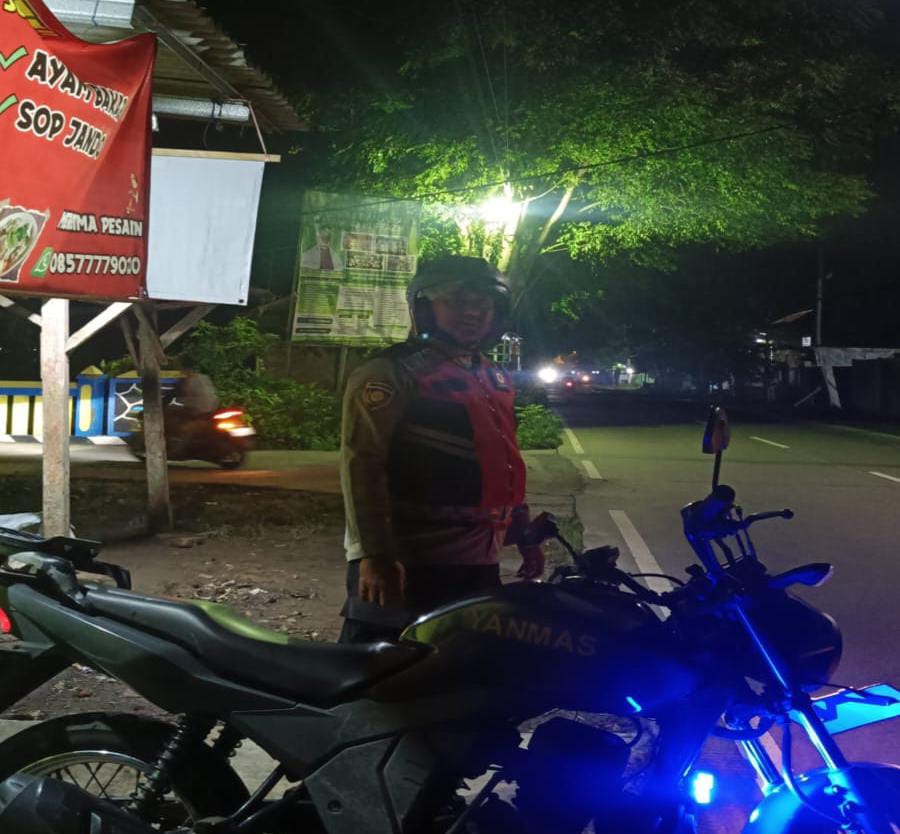 Prekat Polsek Banyusari Giat Patroli Jalan Raya Antisipasi Kejahatan
