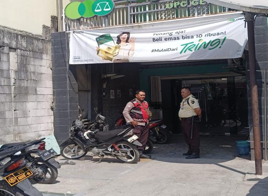 Kunjungi Pegadaian Gempol Patroli Prekat Polsek Banyusari di Siang Hari