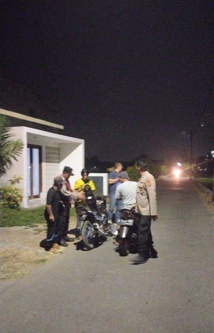 Prekat Polsek Banyusari Giat Patroli Jalan Raya Antisipasi Kejahatan