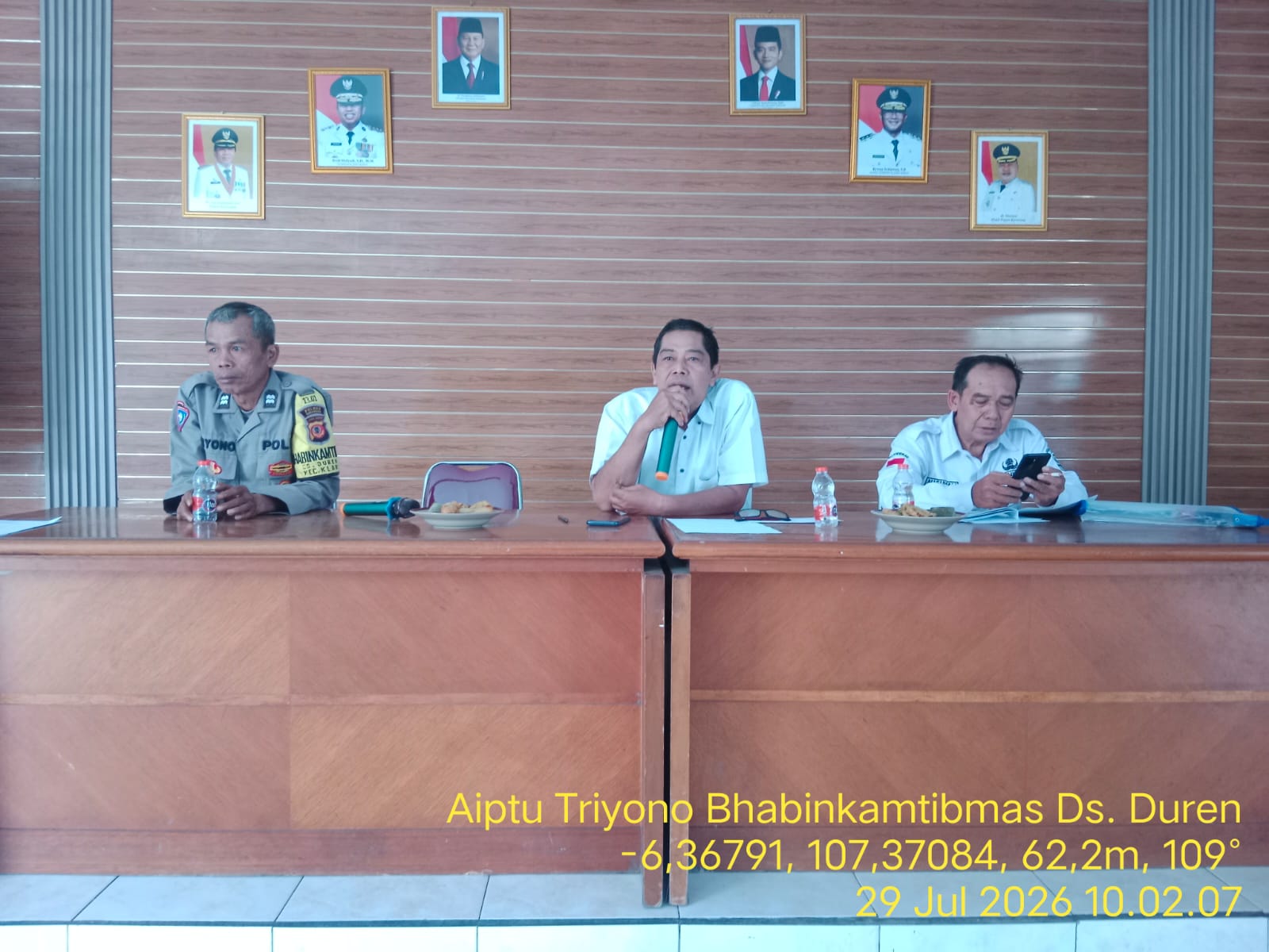 Bhabinkamtibmas Desa Duren Połsek Klari Bersama Pemdes Duren Gelar Rapat Minggon ‎