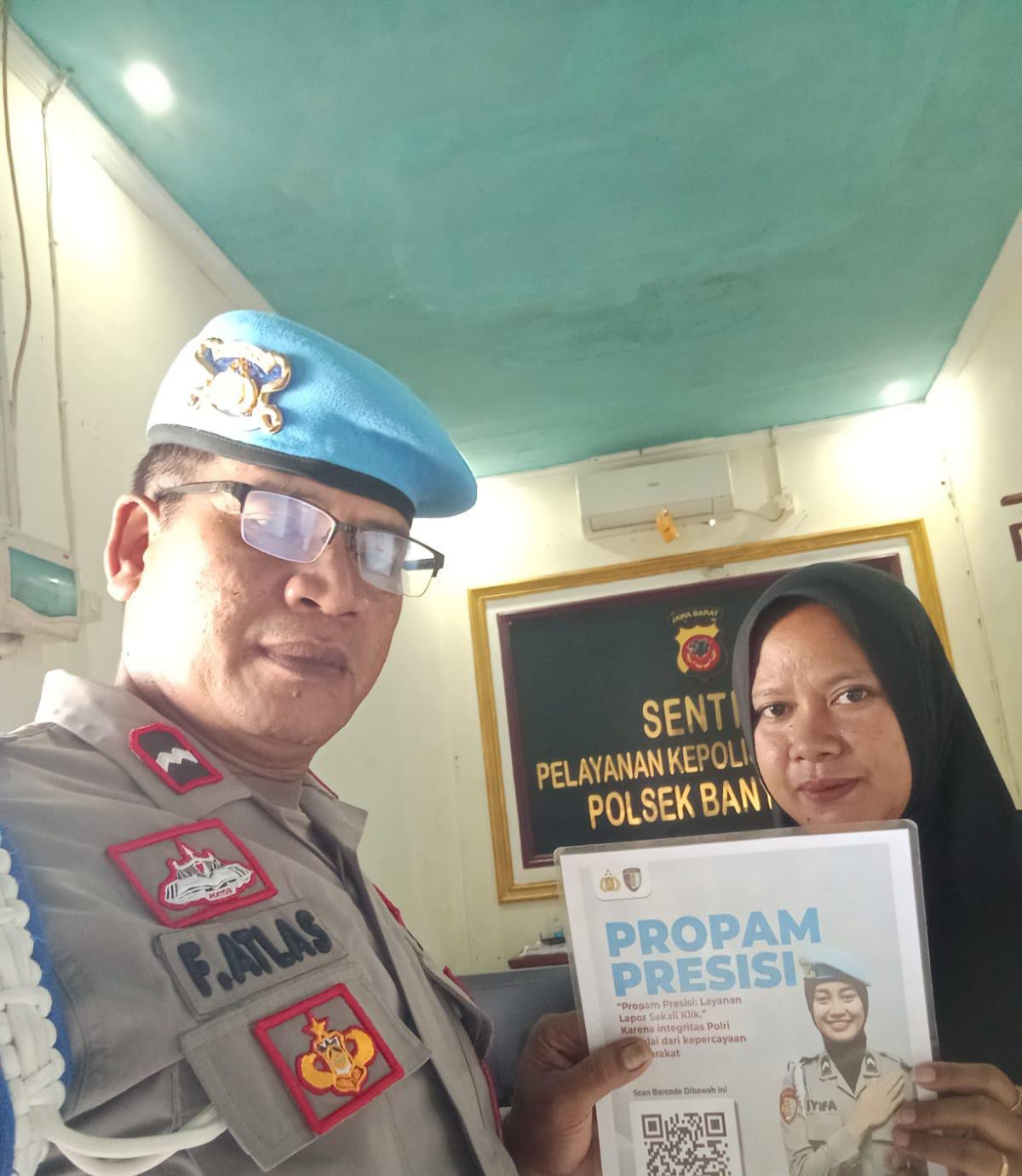 Polsek Banyusari Melaksanakan Giat Sosialisasi QR Barcode ke Masyarakat Pengaduan ke Divisi Propam Polri Bidpropam Polda Jabar