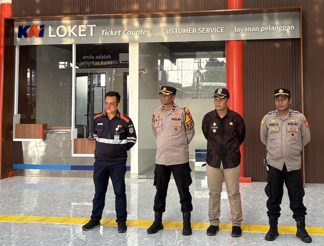 Pengamanan Jalur VVIP, Kapolsek Cikampek Kompol Aji Setiaji Pastikan Perjalanan Rombongan RI 1 Aman Terkendali
