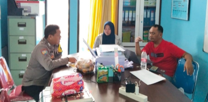 Polisi Telukjambe Barat Silaturahmi Kamtibmas, Himbau Warga Waspada TPPO