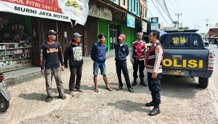Polsek Klari Patroli Siang Sasaran Pertigaan Kopel Desa Cibalkngsari