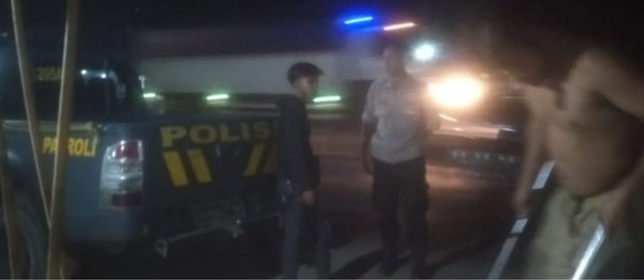 Patroli Polsek Jatisari Pastikan di Pemukiman Kampung Kaumtua Kondusif