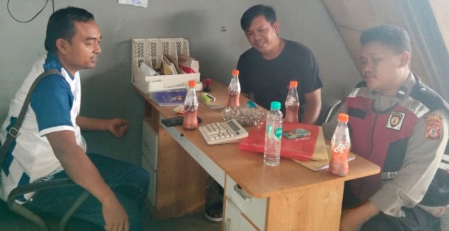 Waspada TPPO, Personil Polsek Telukjambe Barat Ingatkan Terus Warga Desa Karangmulya