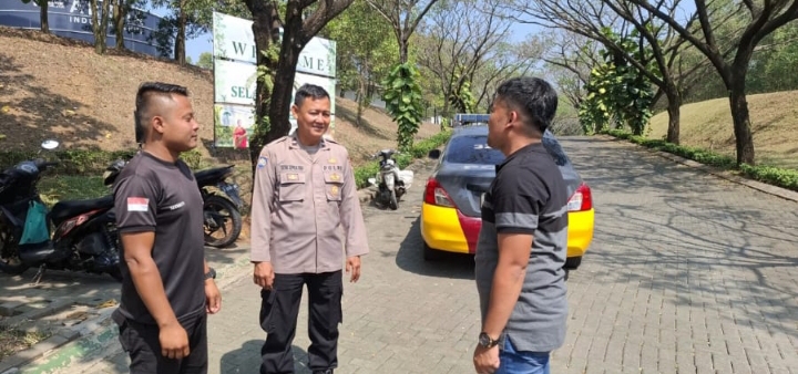 Patroli Polsek Telukjambe Barat, Ingatkan Kamtibmas Kepada Security Graha Sentosa ‎