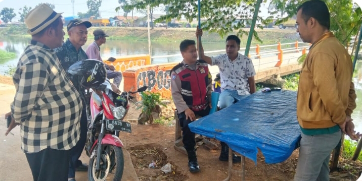 Antisipasi 3C dan Gangguan Kamtibmas, Personel Patroli Polsek Telukjambe Barat Sapa Warga