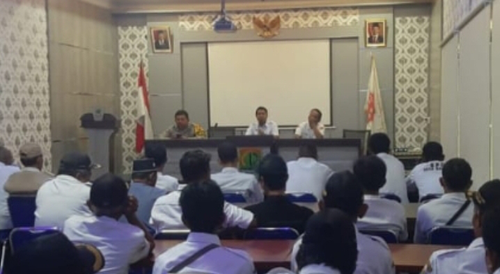 Bhabinkamtibmas Polsek Jatisari Hadiri Rapat Minggon Desa Kalijati